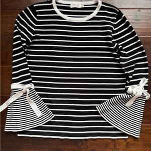 Molly Bracken Lightweight sweater with Bell Sleeves